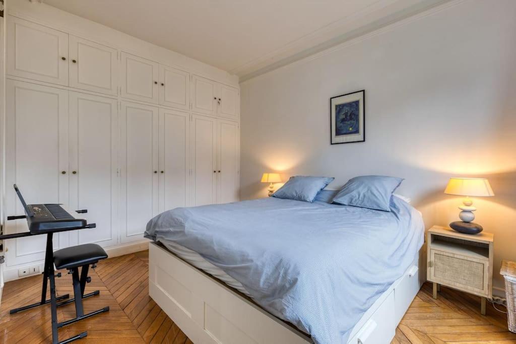 Dans Les Arbres A Montmartre Appartement Parijs