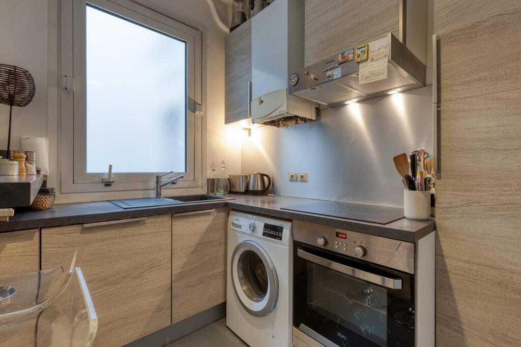 Dans Les Arbres A Montmartre Appartement